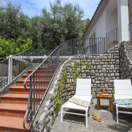 Semesterbostad Sirenide